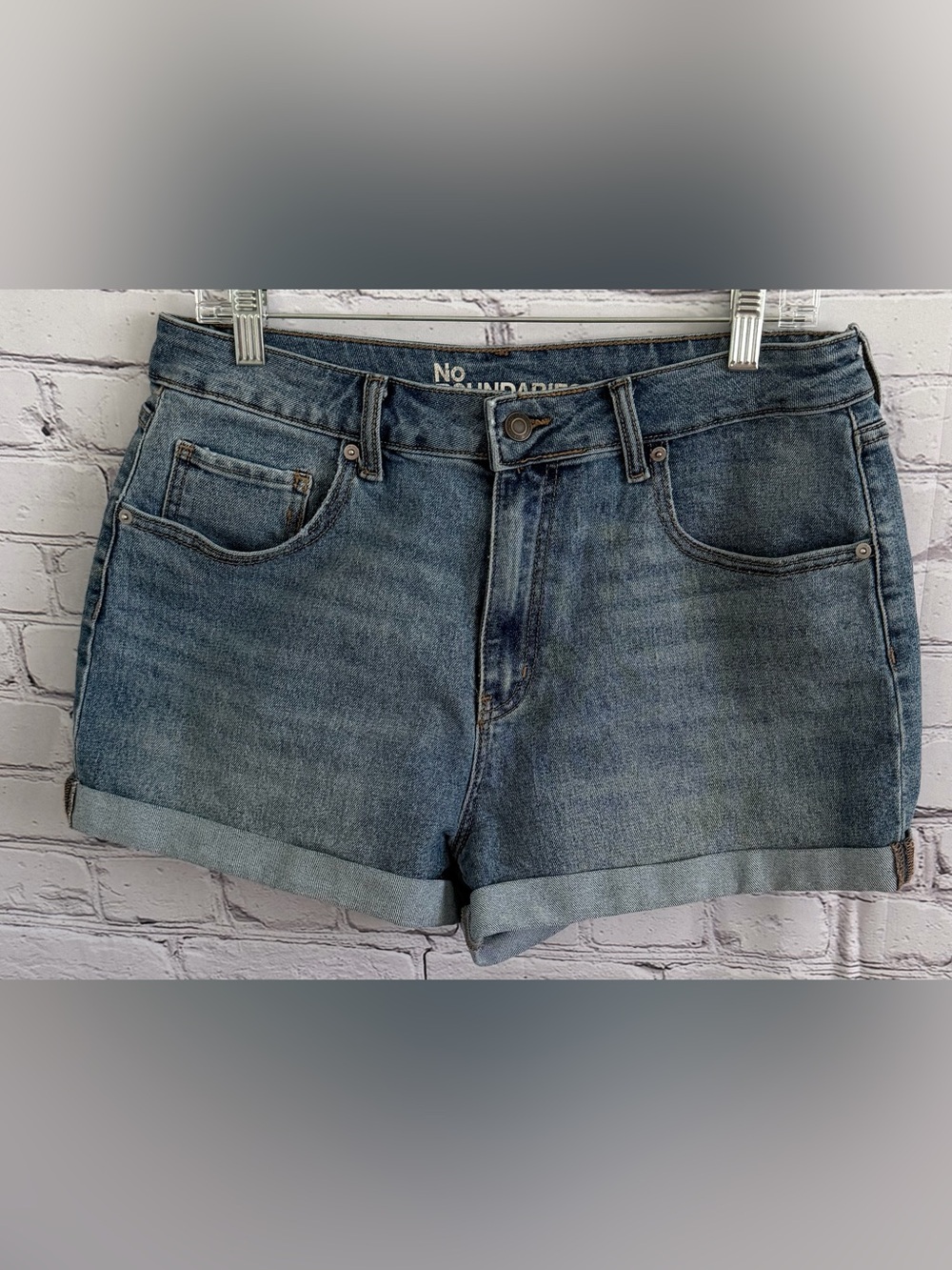 No Boundaries Women's Medium Blue Rolled Hem Denim Shorts